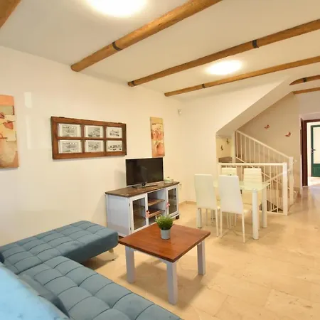 Casa Rosa Close To The Beach Holiday home