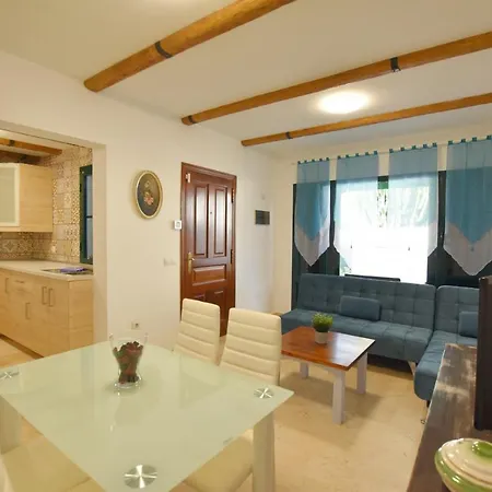 Casa Rosa Close To The Beach Holiday home